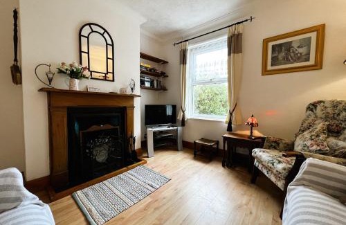 Brading House | Charnwood Cottage