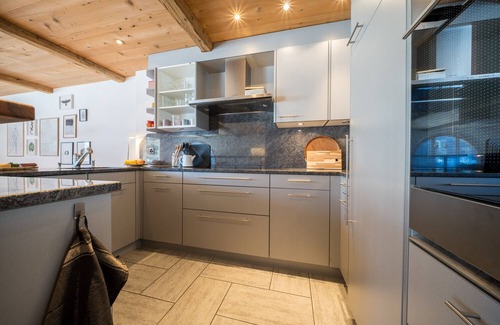 Ardez Apartment | Chasa Pro La Tuor: Renovated exclusive 4.5-room flat in an Engadine house in the historic residential tower from the 13th century