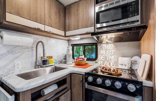 Jupiter Farms House | Chat + Chill RV Cozy and Serene retreat - enjoy Nature and the Beach Jupiter FL