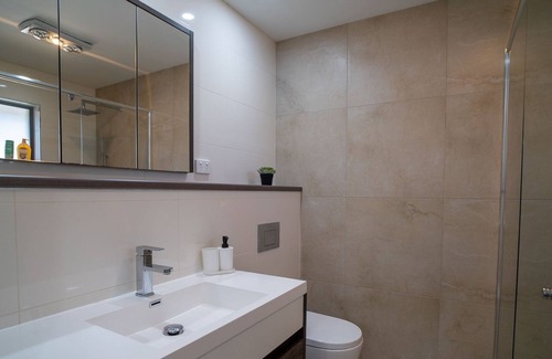 Willow Vale House | Chat for discounts - Canopy