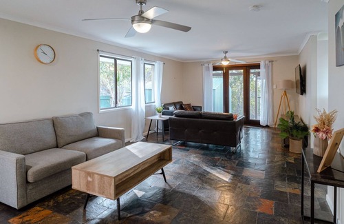 Willow Vale House | Chat for discounts - Canopy