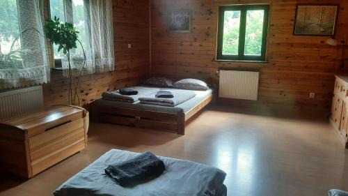Podgorzyn Villa | Chata Górska Sowa dla 12 osób, 4 sypialnie,salon z kominkiem