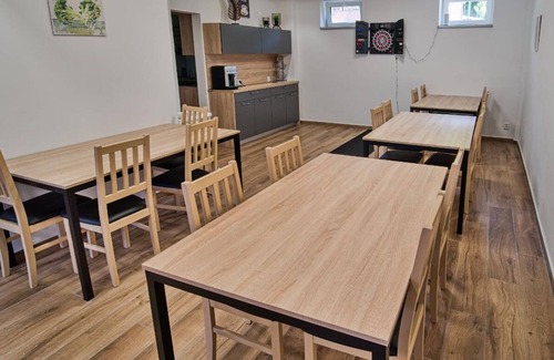 Sediviny Cabin | Chata Markétka je situována ve vesničce Šediviny, cca 3 km od střediska Deštné.