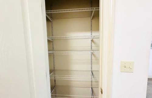 Pine Grove Apartment | Chateau 1