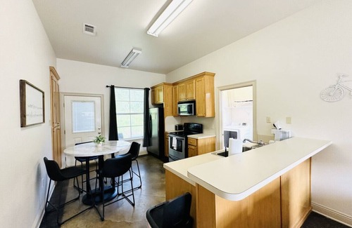Pine Grove Apartment | Chateau 12, spacious townhouse in Tickfaw, LA