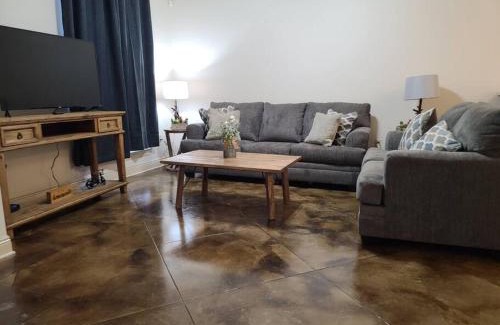 Pine Grove Apartment | Chateau 15