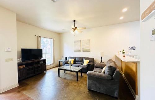 Pine Grove Apartment | Chateau 5