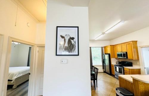 Pine Grove Apartment | Chateau 8