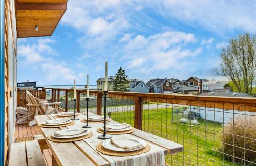 Lagoon Point House | Chateau Coho by AvantStay Easy Beach Access
