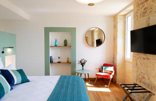 Saint-Christophe-des-Bardes Bed & Breakfast | CHATEAU CROIX DE LABRIE