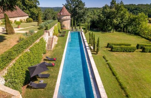 Saint-Georges-de-Montclard Hotel | CHATEAU DE LASCOUPS