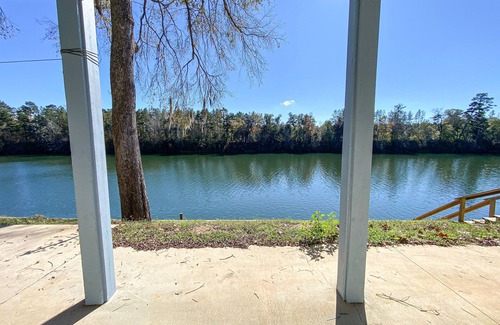 Pansey Apartment | Chateau De Riviera Unit 2. Water front! Cozy Condo on the Chattahoochee River.