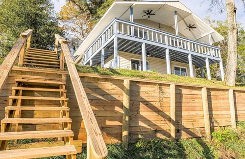 Columbia Apartment | Chateau De Riviera Unit 4. Water front! Cozy Condo on the Chattahoochee River.
