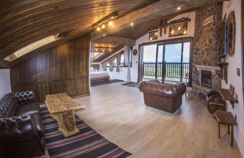Kozichino House | Chateau Erkech