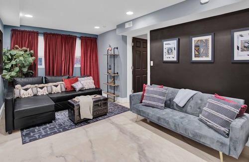 Bronzeville Condo | Chateau Noir - Eclectic 2 BR / 2 BA Condo in the ♥️ of Bronzeville