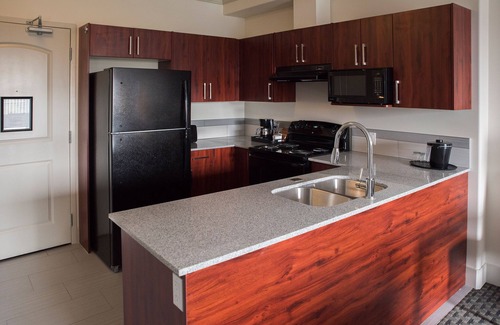 Yellowknife Hotel | Chateau Nova Yellowknife