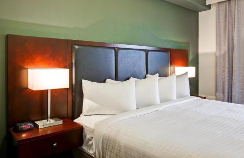 Yellowknife Hotel | Chateau Nova Yellowknife