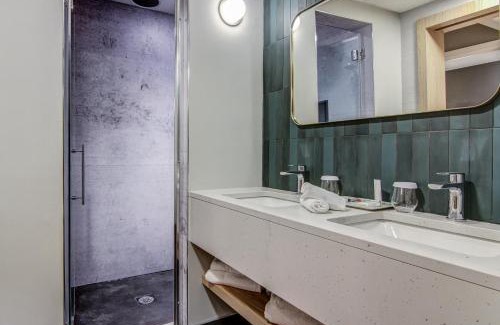 Roberval Hotel | Chateau Roberval
