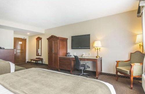 Saint John Hotel | Chateau Saint John Trademark Collection by Wyndham