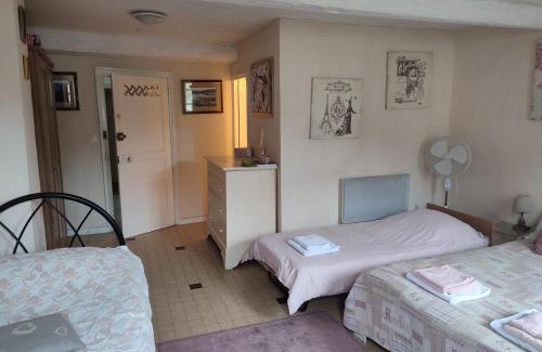 Quillan Bed & Breakfast | Chateau View Chambres d'hôtes