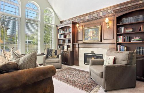 Snowbird House | Chateau Woodlands in Salt Lake with Guesthouse and Hot Tub