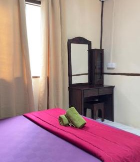 Kampung Pasir Hantu Hotel | Chatek Family Inn