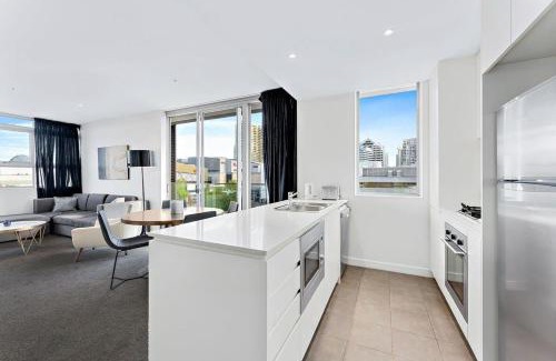 Chatswood CBD Apartment | Chatswood CBD 2BR l Balcony l Parking l Office