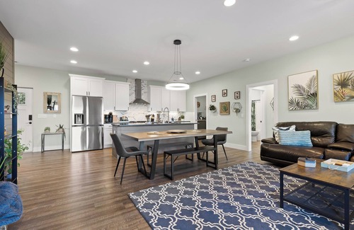 Rossville Apartment | Chatt Vistas-2bd2ba- HotTub - Lux Shower - Patio - Sleeps 6+