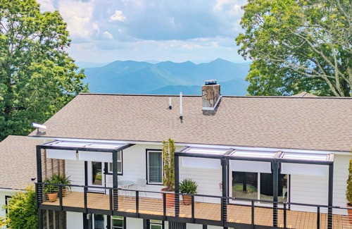 Scaly Mountain Apartment | Chattooga in the Lodge | Park View | Pvt. Balcony