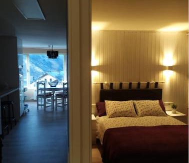 Cerler Apartment | CHECK-IN CASAS El rinconet