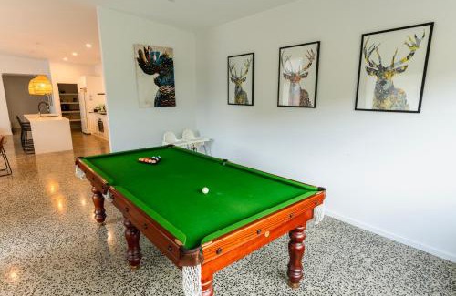 Halls Gap House | Cheeky Emu Spacious Family Accommodation Halls Gap