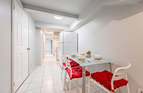 Rockcliffe - Smythe House | Cheerful 1-bedroom 1-living-room walkout basement