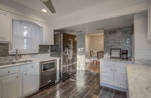 Franconia House | Cheerful 1 BR with private Bathroom in a house