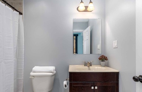 Durham Region House | Cheerful 1-Master Bedroom With Separate Entrance