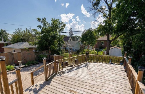 Durham Region House | Cheerful 1-Master Bedroom With Separate Entrance