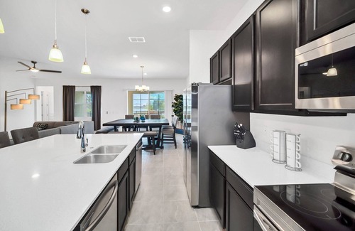 Campbell House | Cheerful 12 BR 11.5 BA Game Villa Sleep 25 near Disney