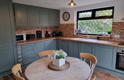 Bangor Cottage | Cheerful 2 Bed Cottage - Eryri (Snowdonia)