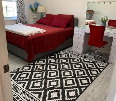 Queens House | Cheerful 2 BED ROOMS Apartment in heart of Queens