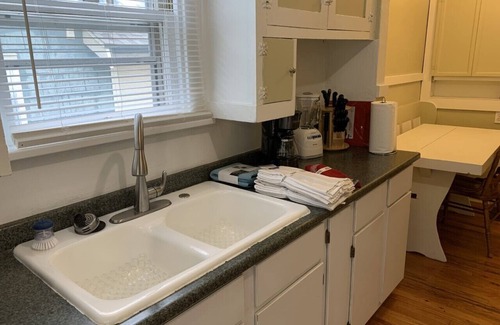 Cheyenne Apartment | Cheerful 2 bedroom home in Avenues