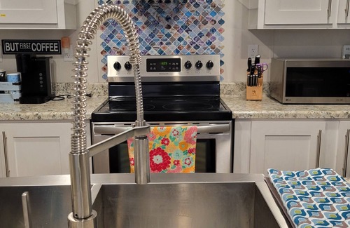 Elberta House | Cheerful 2 bedroom home on Miflin Creek