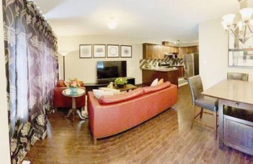 Northwest Edmonton House | Cheerful 3 Bdm Home close to U of A Hospital