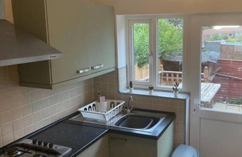 Gateshead House | Cheerful 3 bdrm ideal for contractors-own parking
