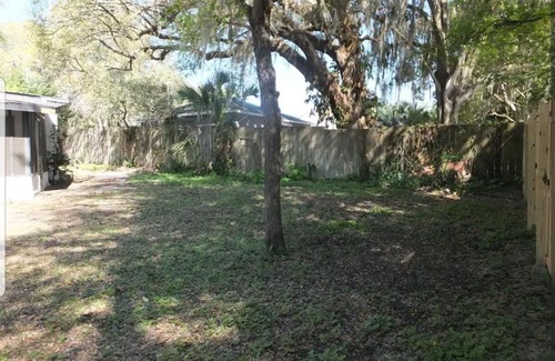 Wildwood House | Cheerful 3 bed 2 bath with Office, Patio, and Yard
