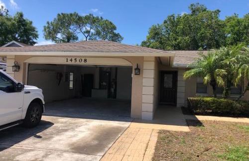 Citrus Park House | Cheerful 3 Bed house in a Cul- de-sac!