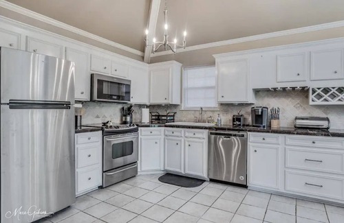 Shreveport House | Cheerful 3-bedroom 2bathroom with garage