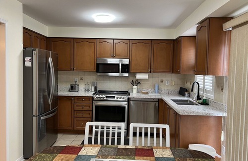 Brampton House | Cheerful 3-Bedroom Home With Free Parking