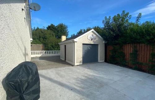 Shercock House | Cheerful 3 bedroom house with fantastic views