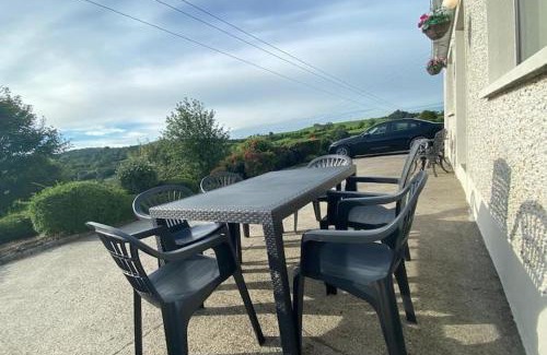 Shercock House | Cheerful 3 bedroom house with fantastic views