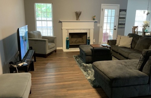 Jonesboro House | Cheerful 3-bedroom residential home w/fireplace
