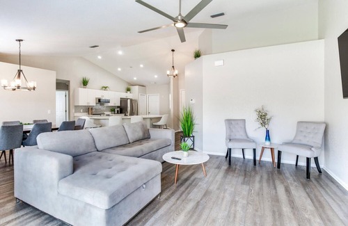 Lakeview Village House | Cheerful 3 bedroom villa